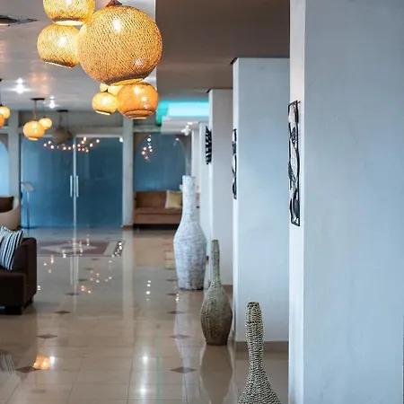 Black & White Boho Melíssion