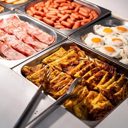 Black & White Boho 3* Melíssion