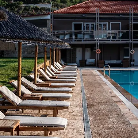 Hotel Black & White Boho Melission