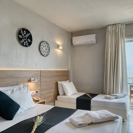 Hotel Black & White Boho 3*