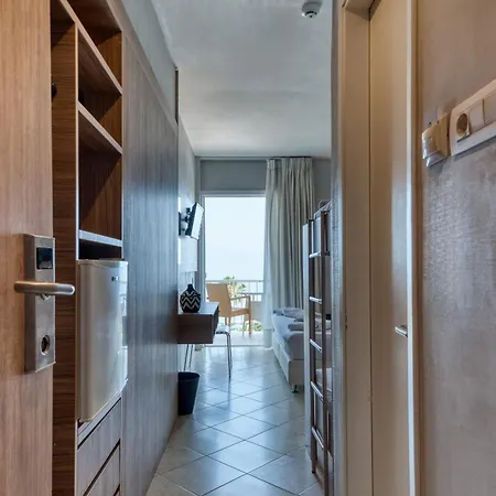 Black & White Boho 3* Μελίσσι