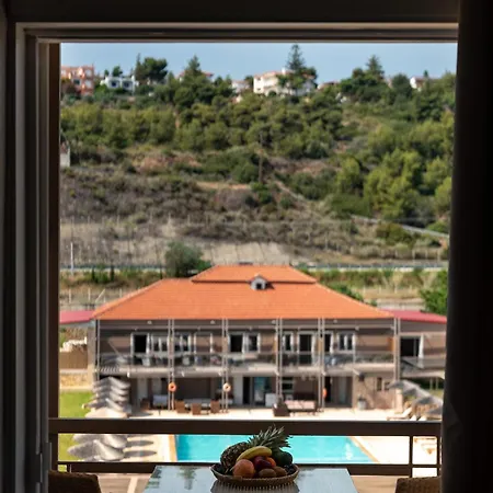 Black & White Boho Melíssion