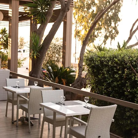 Black & White Boho Melíssion