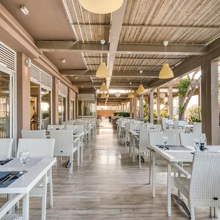 Black & White Boho Hotel 3*