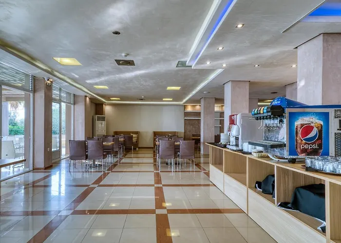 Hotel Black & White Boho