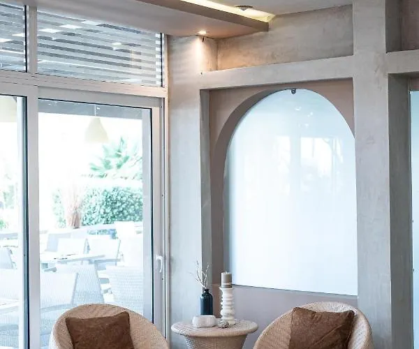 Black & White Boho 3* Melíssion