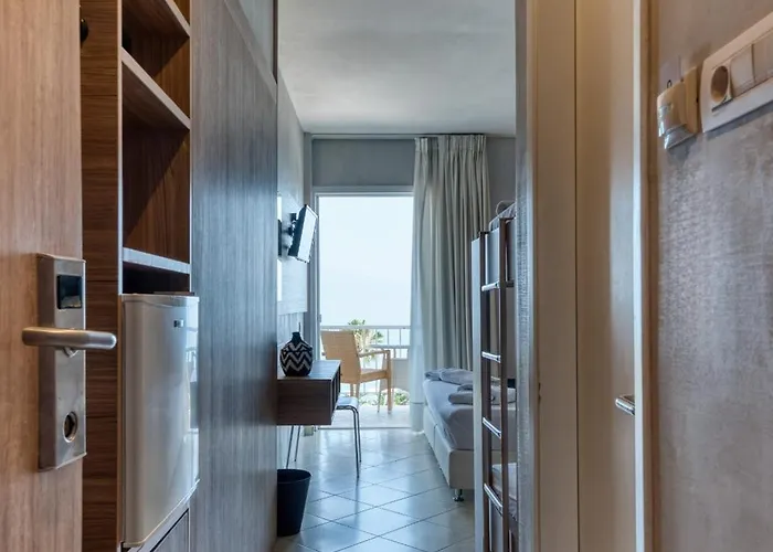 Black & White Boho 3* Melíssion