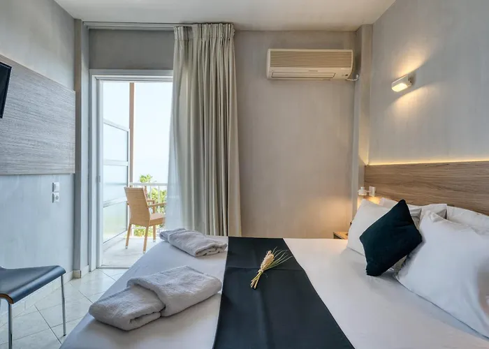 Black & White Boho 3* Melíssion