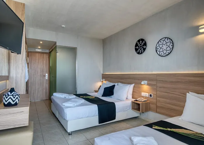 Black & White Boho Hotel Melíssion