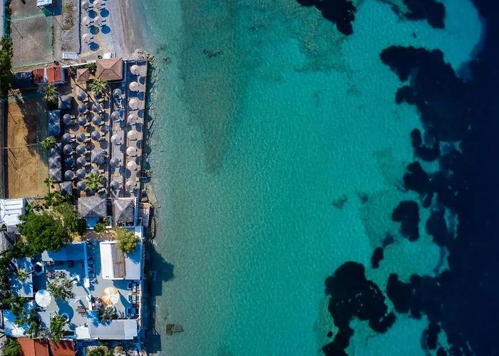 Black & White Boho 3* Melíssion